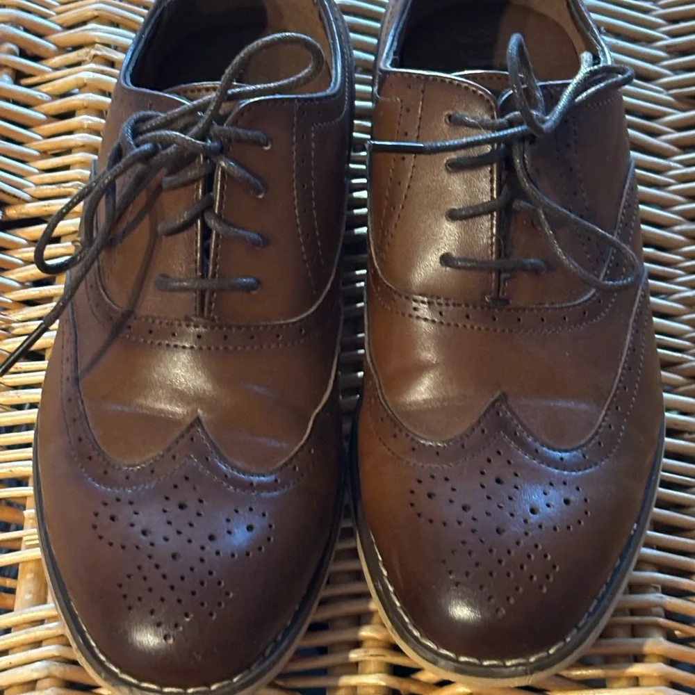Stacy Adams Dunbar Wingtip Oxford -Boys size 2.5